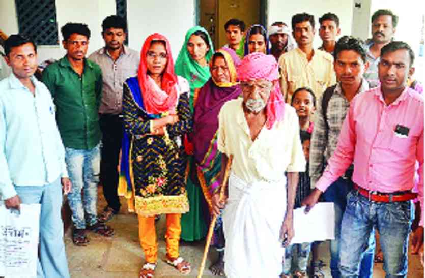 jhabua डेढ़ सौ लोगों के आने-जाने का रास्ता बंद