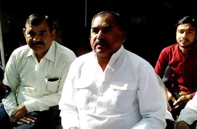 सपा नेता उपचुनाव के नतीजों के बीच सपा के रामगोपाल यादव पर लगे गंभीर आरोप