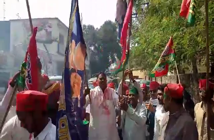 SP BSP #Gorakhpur bypoll results 2018 तीन दशक बाद बदला गोरखपुर सांसद का पता, इस बार मंदिर के बाहर का कोर्इ सांसद