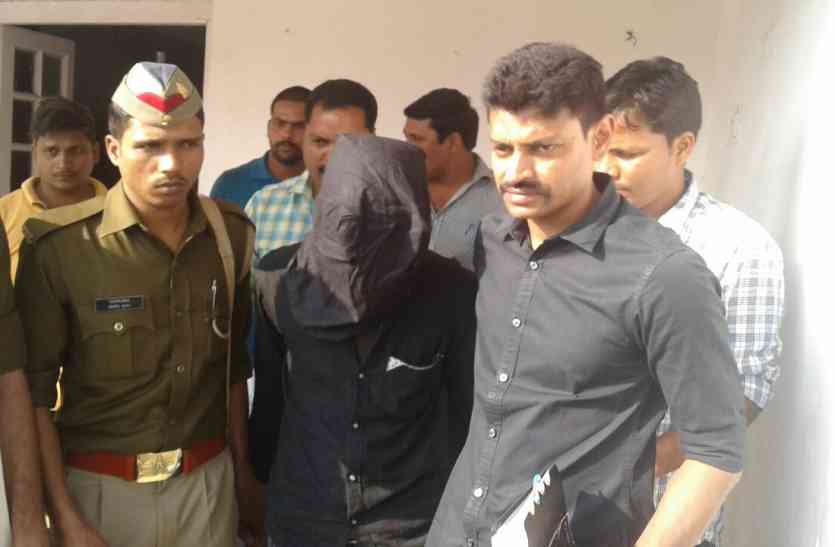 Faizabad Police Arrested sexual harassment accused with Miner girl पुलिस की गिरफ्त में आया मासूम बच्ची के साथ अश्लील हरकत करने वाला आरोपी