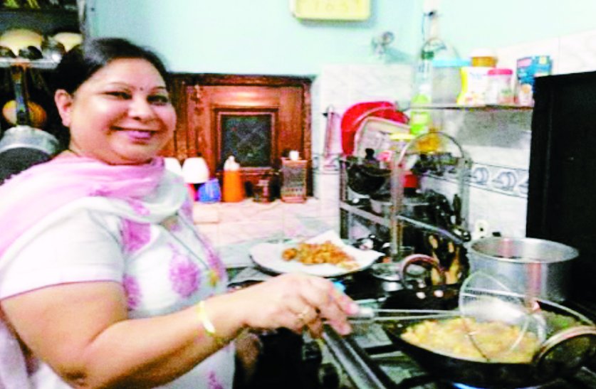 तोरण-फूलों से सजेंगे घर-आंगन, महकेगी पकवानों की खुशबू तोरण-फूलों से सजेंगे घर-आंगन, महकेगी पकवानों की खुशबू