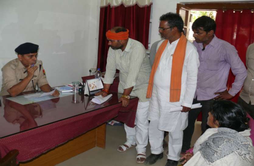 Crime आजमगढ़ में इस अधिकारी ने नहीं दी श्रीराम जन्मोत्सव मनाने की अनुमति तो गुस्से में हिन्दुवादी संगठन