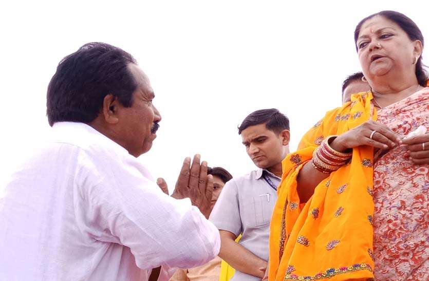 टोंक को रेल से जोडऩे की मांग अब दिल से दिल मिलाने का समय-राजे