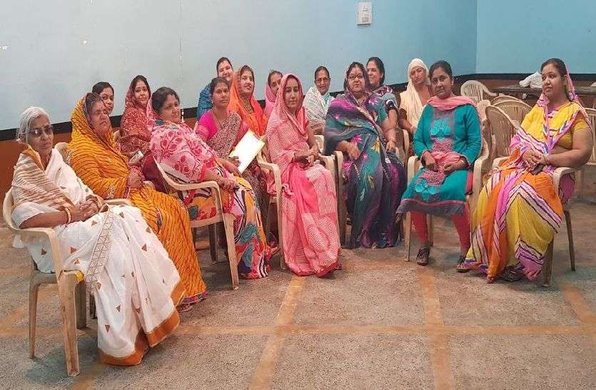 Jaisalmer patrika JAISALMER NEWS- सोसायटी के गपलें में फंसी जमा पूंजी निकलवाने महिलाएं उठाएगी अब बड़ा कदम