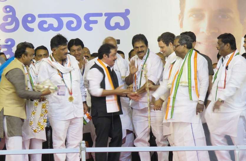 Congress,Karnataka, कांग्रेस में शामिल हुए जद (ध) के 8 पूर्व विधायक