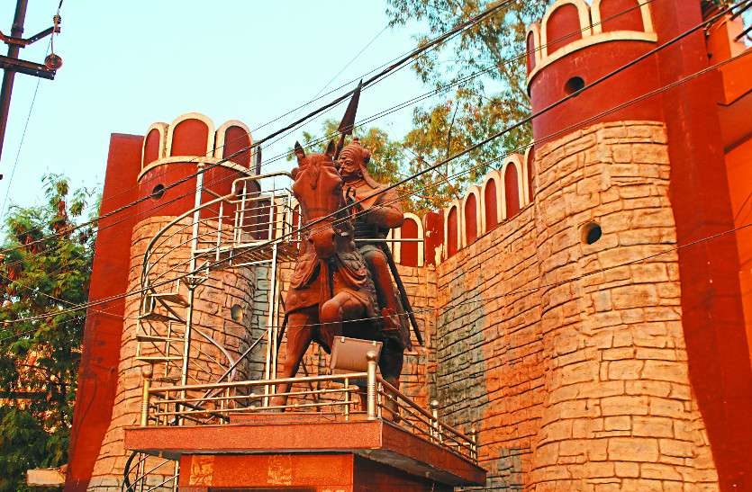 Wall Will Be Erected In The Middle Of Maharana Pratap Chowk ...