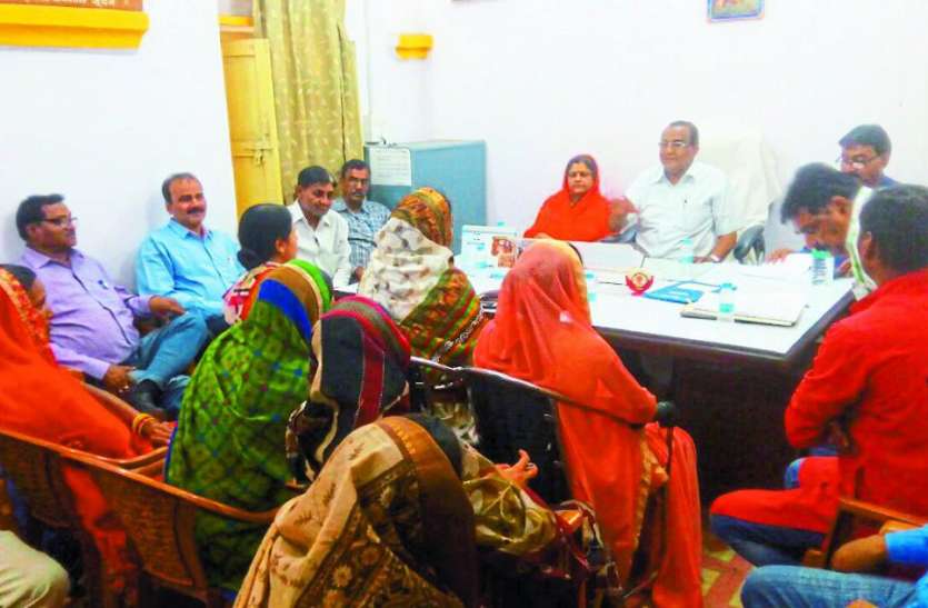 Panna Municipal Council: Panna Nagar Palika Presenting budget पन्ना परिषद बजट: शहरवासियों पर कोई नया टैक्स नहीं, भरपूर विकास का वादा