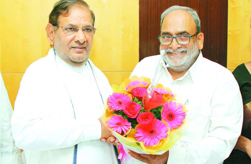 Congress,JDU,Sharad Yadav, कर्नाटक में जद यू करेगा कांग्रेस का समर्थन : यादव