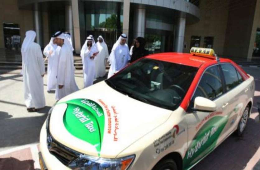 Tesla Taxi इस खाड़ी देश ने किया कारनामा, मात्र 6 महीने में बचा लिया हजारों गैलन तेल