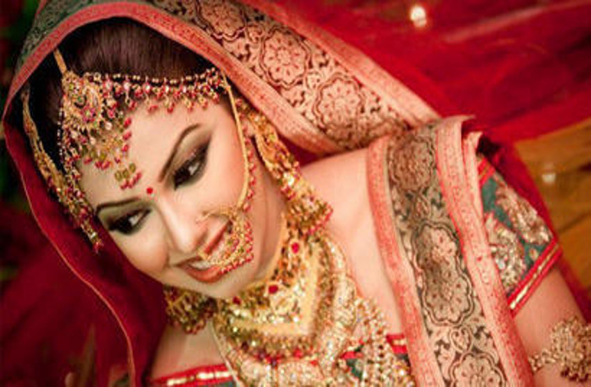 Bridal Makeup Indian Dulhan Ka Makeup - दुल्हन का सबसे अच्छा मेकअप, देखते  रह जाते हैं लोग | Patrika News