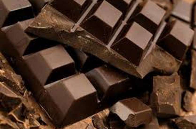 chinies chocolate सावधान ! चाईनीज चॉकलेट में माइक्रो बल्ब और छोटी बैट्री ?
