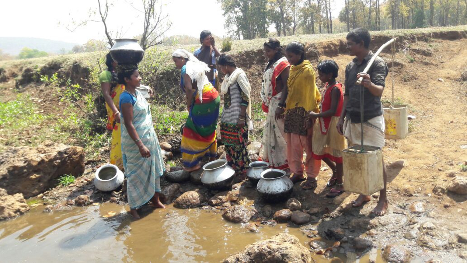 Deepened water crisis due to closing of tap water scheme नल जल योजना के बंद होने से गहराया जल संकट