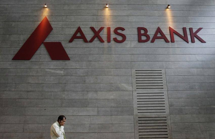 These people are in the race of axis bank's new CEO शिखा शर्मा के बाद