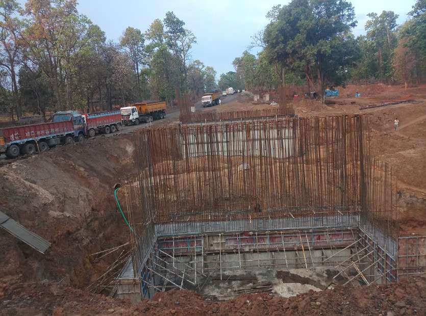 Underconstruction bridge