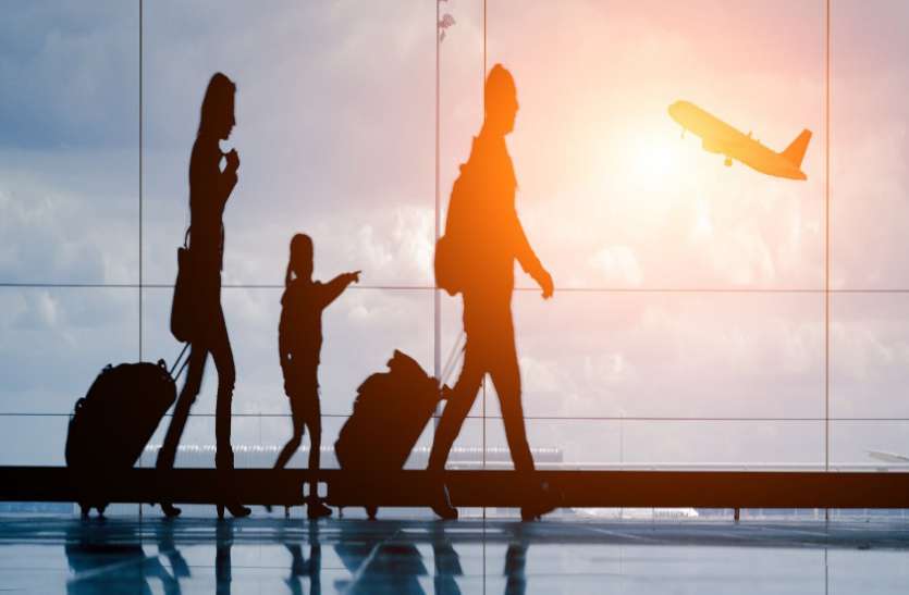 Travel Tips हवाई सफर में खो जाए सामान, तो इन बातों का रखें ख्याल