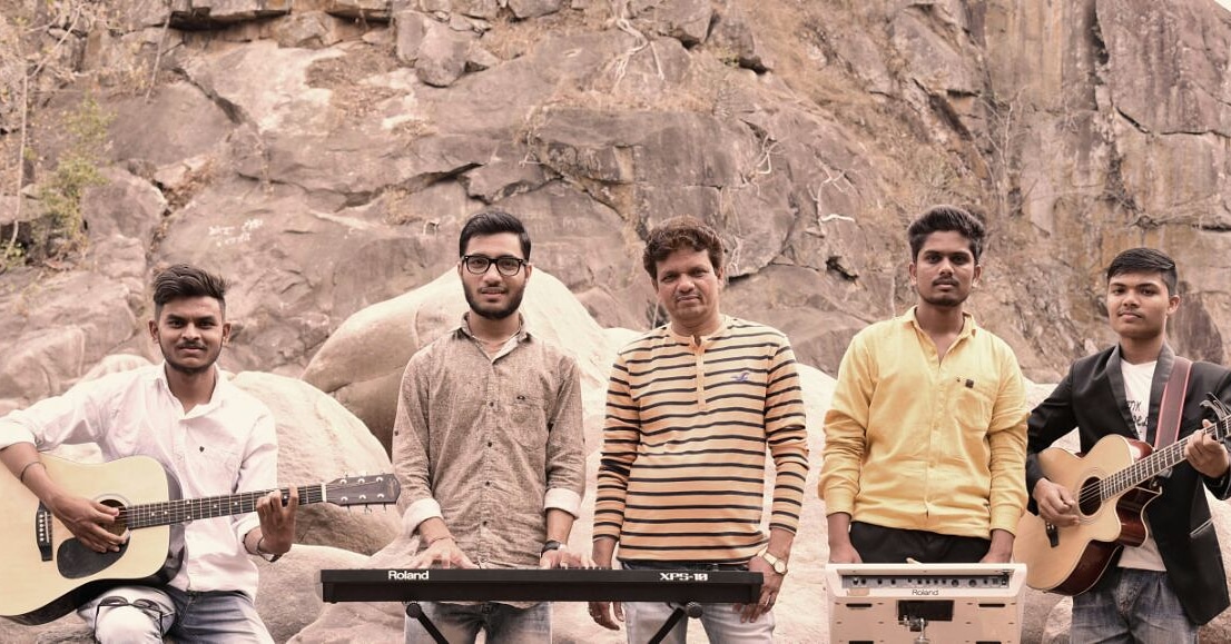 Bible, hollywood, movie, music, record, song, suture, artist सिवनी में फिल्माया और रिकार्ड किए गए गीत को पसंद कर रहे लोग