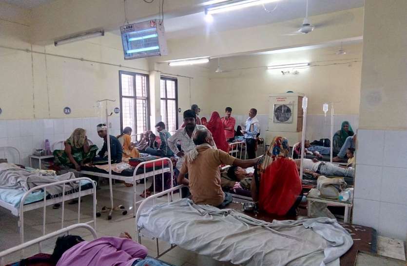 Patients in the hospital Not Found Cooler Fans वार्डों में मरीज बेहाल, गर्मी से राहत दिलाने नहीं लगे कूलर, पंखे
