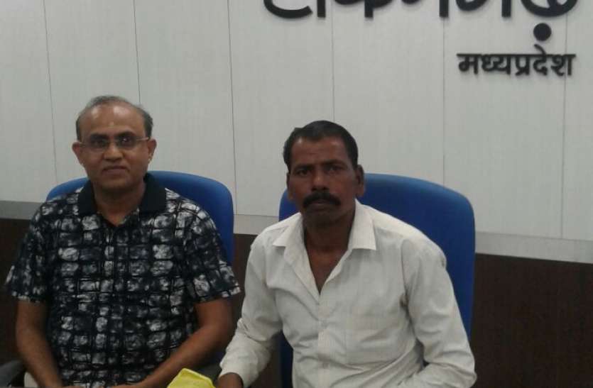 RTI Assistant postmaster not found Apology pay fine सहायक पोस्ट मास्टर को नहीं मिली माफी, देना होगा जुर्माना