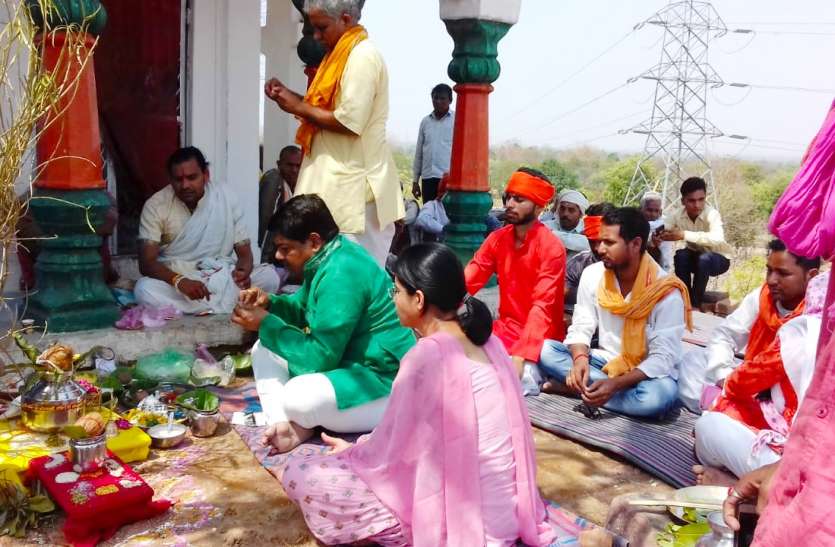 Officers had to make the host Sculpture Worship अधिकारियों को बनना पड़ा यजमान, कराई माता की प्राण प्रतिष्ठा, ये है इसका राज