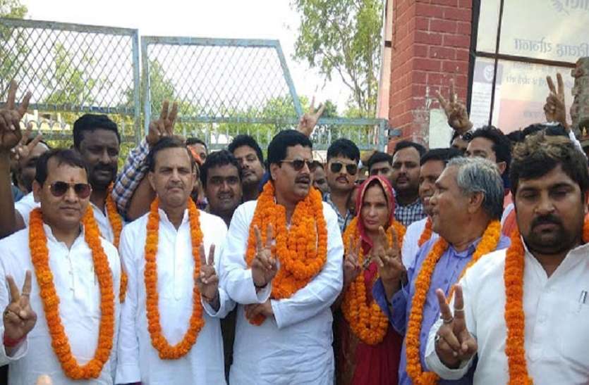 bjp mla statement after No confidence motion agaisnt sp block pramukh सपा के मिथिलेश यादव की गई कुर्सी: बीजेपी विधायक ने कहा, असत्य पर सत्य की विजय