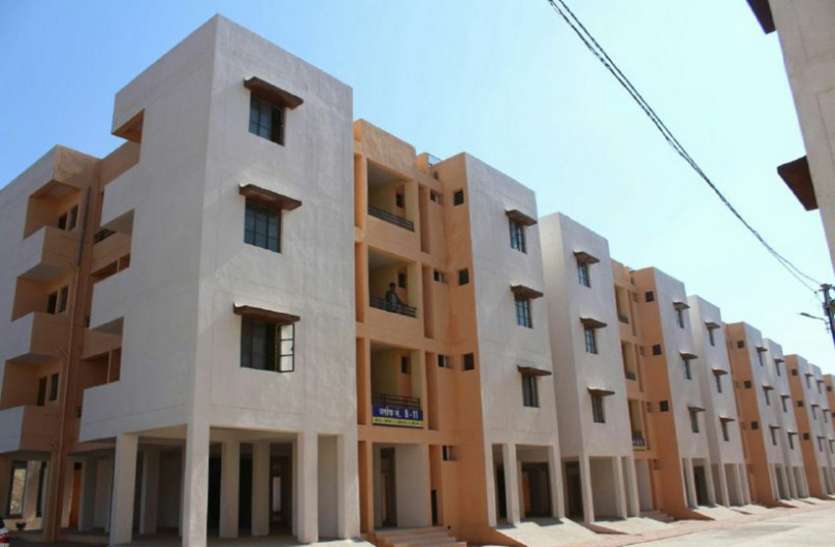 nagar nigam news किफायती आवास हितग्राहियों की जेब पर पड़ रहा है भारी