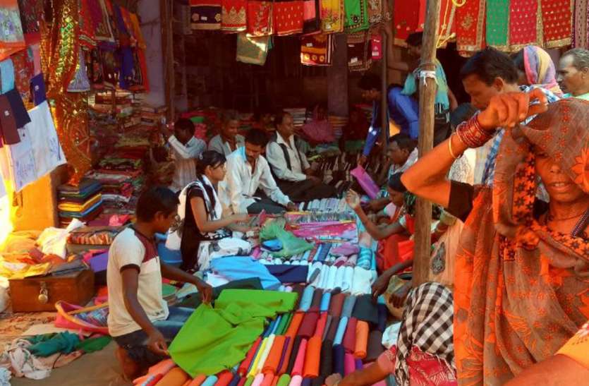 Bought for Akshaya Tritiya, the weekly markets got fiercely bought अक्षय तृतीया के लिए सजे बाजार, साप्ताहिक बाजारों में हुई जमकर खरीदी
