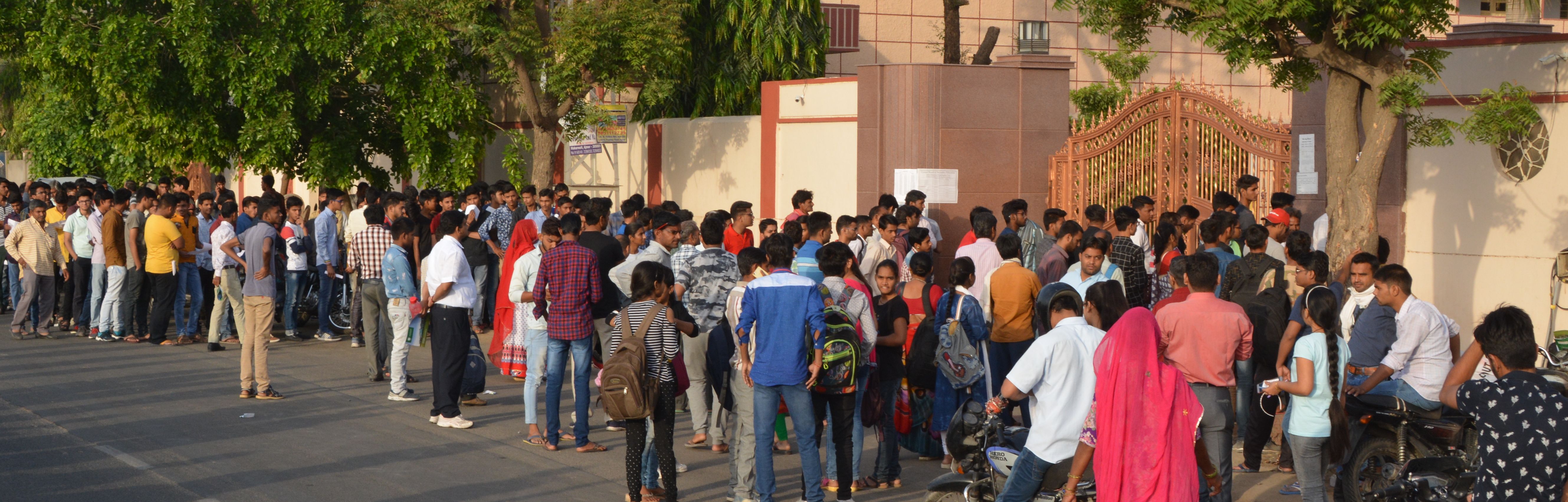 CBSE neet exam 2018 NEET exam 2018: नीट देने वाले स्टूडेंट्स के लिए खास खबर, डाउनलोड कीजिए प्रवेश पत्र