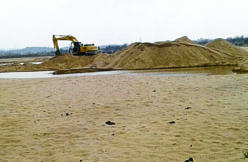 Rihand dam Illegal sand mining in singrauli जिस अधिकारी पर लगा खनन का आरोप, उसी ने की जांच और दे दी क्लीन चिट