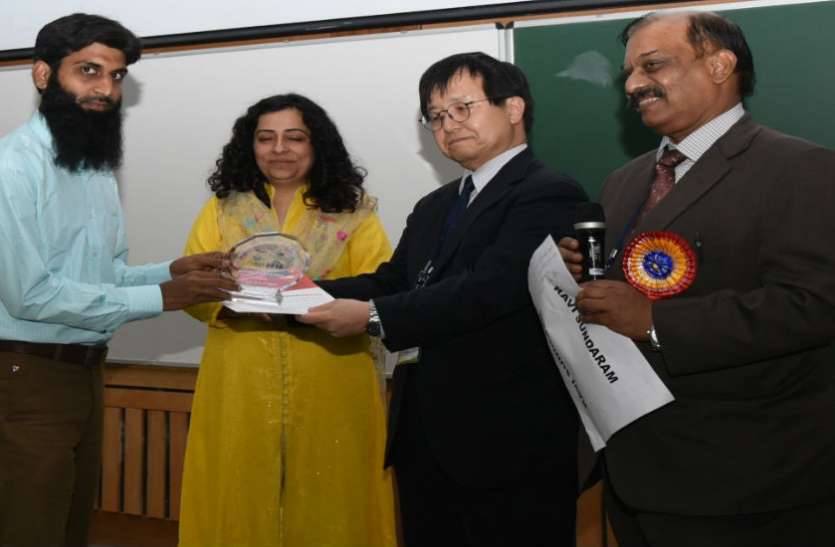 AMU student राख और रेत के प्रयोग से भवन निर्माण की लागत 75 फीसदी तक कम होगी