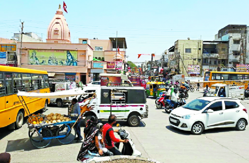 bada ganpati, बड़ा गणपति चौराहा बना समस्या