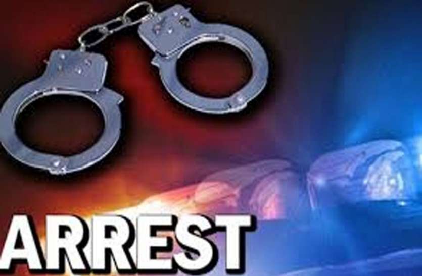 Five arrested in suspicious circumstances अंधेरे में छिपकर बैठना पडा महंगा, संदिग्धावस्था में पांच गिरफ्तार