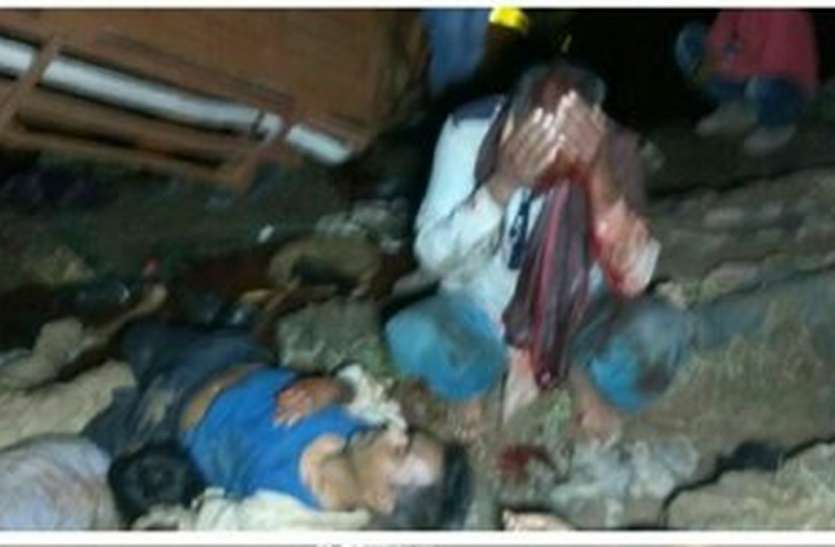 Bus mishap in Sidhi Madhya Pradesh सीधी जिले में बस सोन नदी में गिरी, 20 की मौत, 30 से ज्यादा घायल