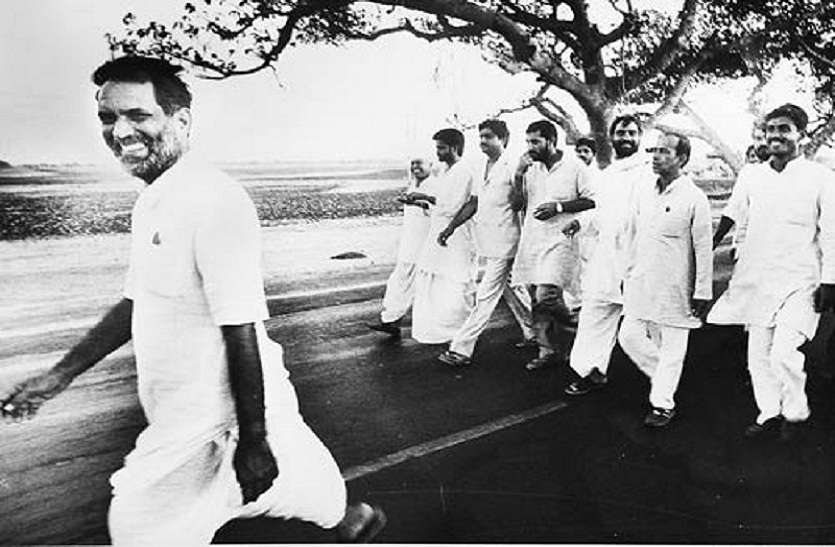 Chandra Shekhar Singh देश के ऐसे नेता, जिसने कहा था मैं सिर्फ प्रधानमंत्री बनूंगा... और सच कर दिया था सपना