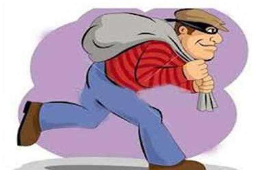 Thieves with Surf and Fair and Lovely Stolen other goods ड्राइवर के घर से फल्लीतेल के साथ दाल, सर्फ और फेयर एंड लवली चुरा ले गए चोर