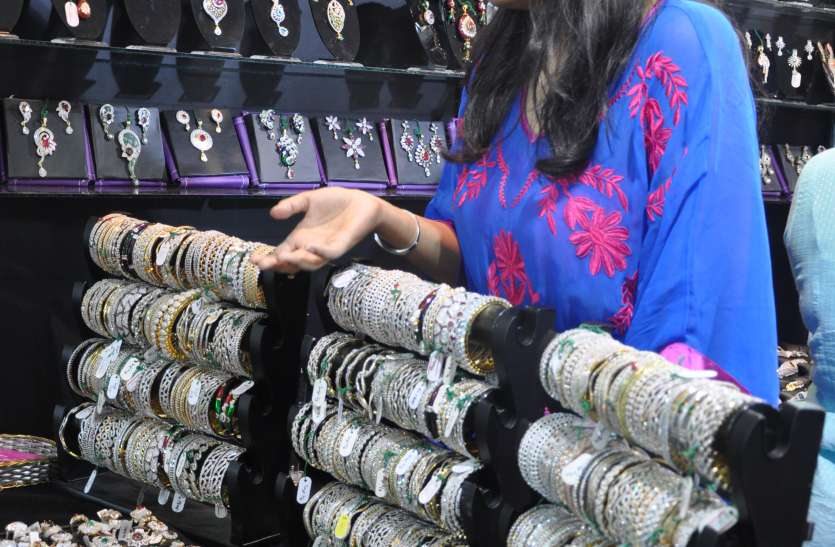 gold अक्षय तृतीया: ज्वैलरी खरीदने से पहले जरा ध्यान दें, नहीं तो पड़ेगा पछताना
