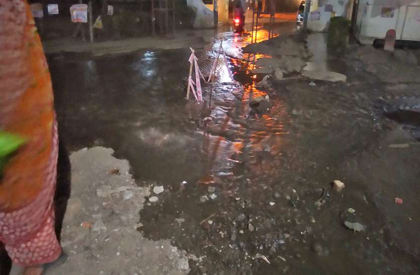 news टेस्टिंग के नाम पर बर्बाद कर दिया सैकड़ों लीटर पानी