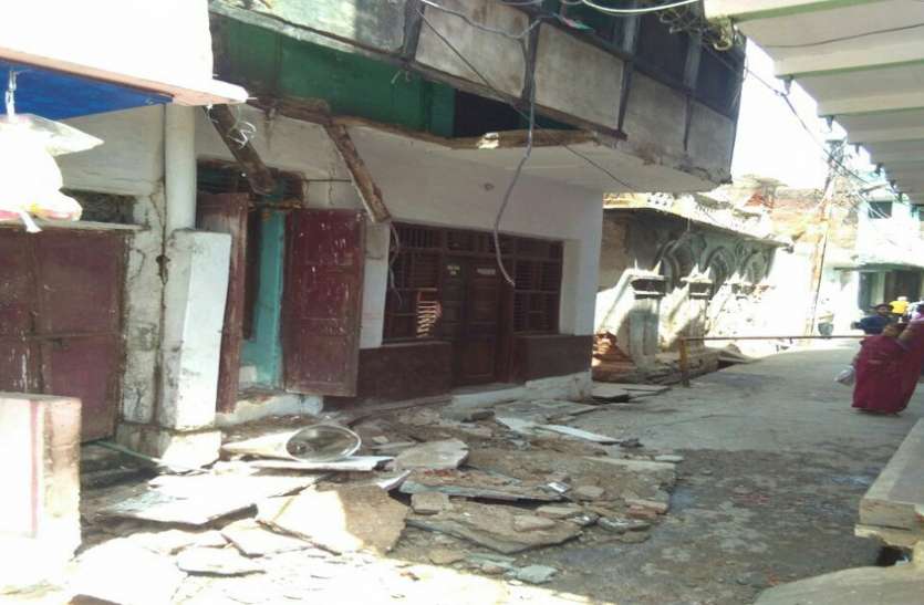 young man badly injured in katni बाथरूम में नहा रहा था युवक, अचानक कुछ ऐसा हुआ कि मच गया कोहराम, देखें वीडियो