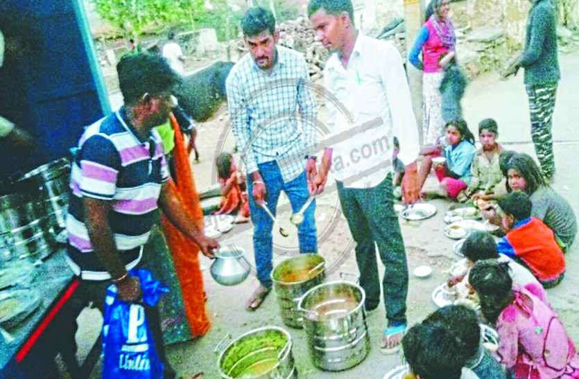 bhilwara, bhilwara news, Mid-day meal in 32 government schools in bhilwara, Latest news in bhilwara, Bhilwara News in hindi, Hindi News in bhilwara, Latest hindi news in bhilwara 32 सरकारी स्कूलों में नहीं बनेगा मिड डे मील, 5,017 विद्यार्थी चखेंगे केंद्रीयकृत रसोई का खाना