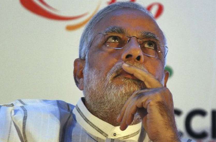 new york times on modi न्यूयार्क टाइम्स ने लिखा, अल्पसंख्यकों, दलितों व महिलाओं के मुद्दों पर चुप रह जाते हैं मोदी