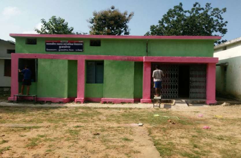 प्रश्र पत्र देख छात्र हैरान एक और पेपर लीक: 10वीं की परीक्षा में बांट दिया 12वीं का प्रश्न-पत्र, मचा हड़कंप