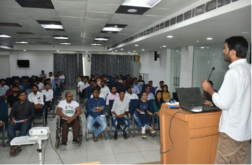 Patrika new campaign change maker for Clean Politics Student conference in Rajasthan चेंजमेकर्स बदलाव के नायक राजस्थान पत्रिका का महाअभियान, 'स्वच्छ राजनीति' के लिए तीन बड़े बदलाव की है जरूरत