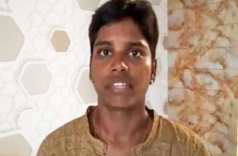Demand for withdrawal of suspension of student विधि छात्रा का निलम्बन वापस लेने की मांग