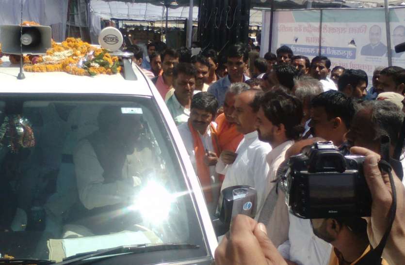 patrika जाने भाजपा के इस राज्यमंत्री दर्जा प्राप्त नेता को क्यों नहीं देने दिया भाषण