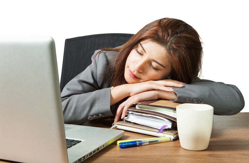 avoid-sleep-after-lunch लंच के बाद ऑफिस में आती है नींद तो एेसे करें अवॉइड