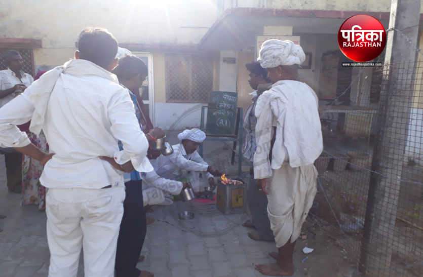 Bhilwara, bhilwara news, blind faith in bhilwara, Latest news in bhilwara, Bhilwara News in hindi, Hindi News in bhilwara, Latest hindi news in bhilwara अंधविश्वास का एक और नमूना: मृत व्यक्ति की आत्मा की मुक्ति के लिए अस्पताल में तंत्र साधना