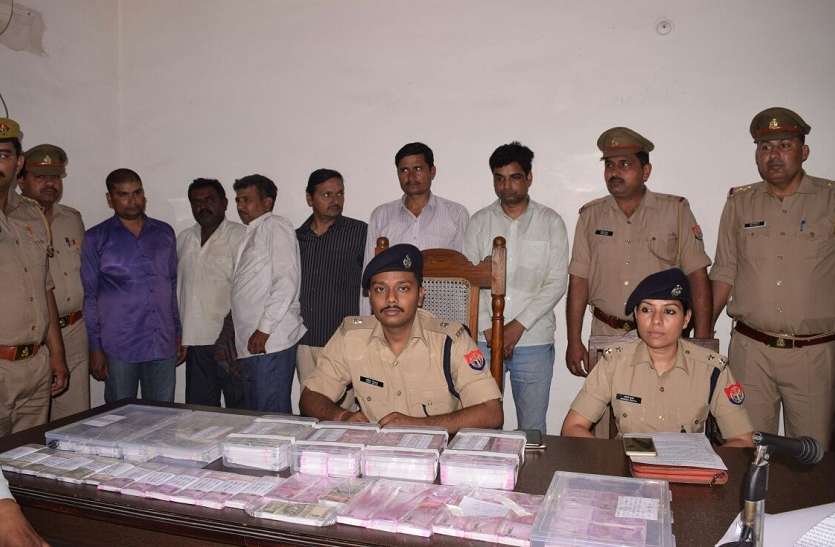moradabad रकम दुगना करने की बात कहकर,कागज की गड्डी थमा देता था ये गिरोह,इस गलती से चढ़ा पुलिस के हत्थे