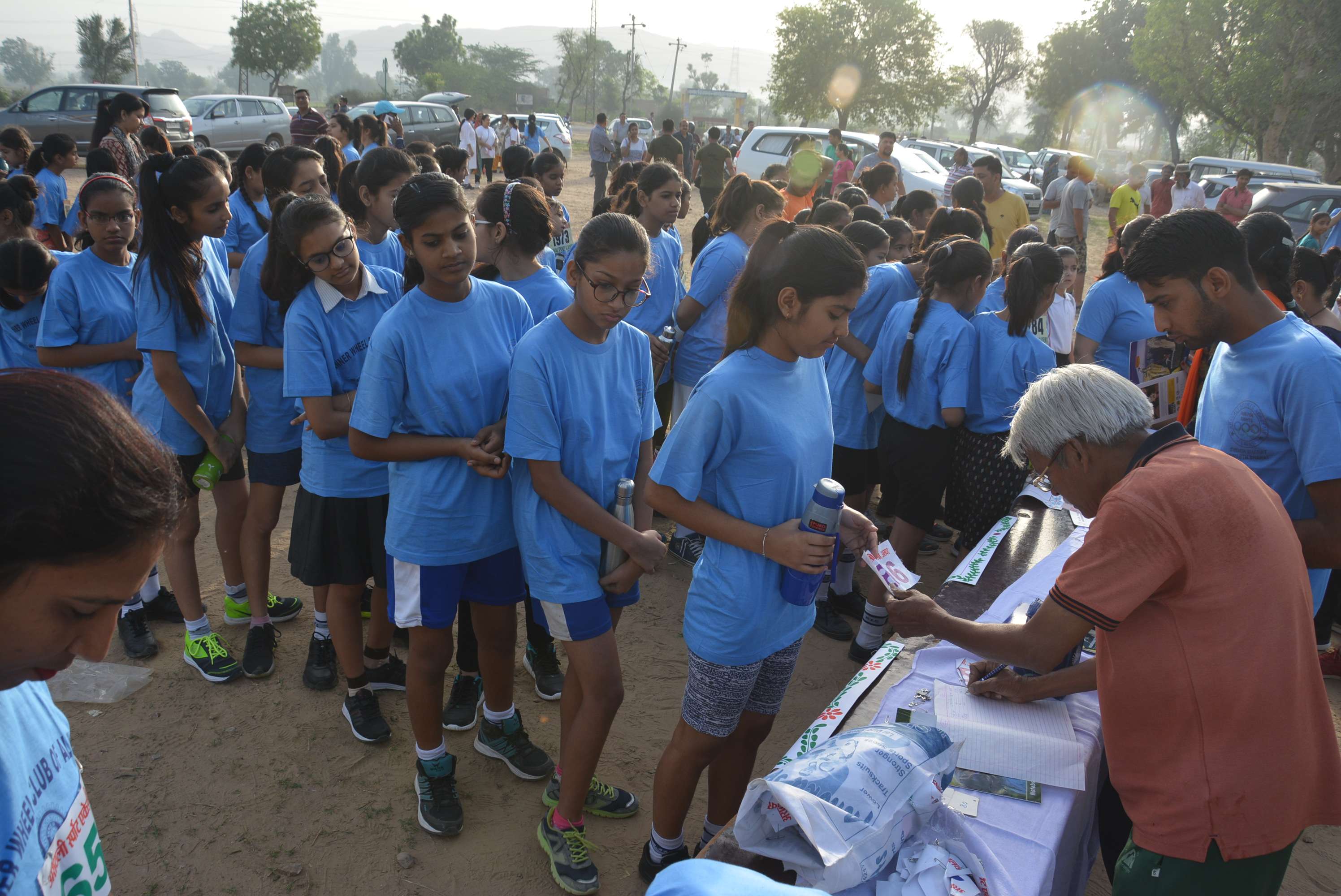 अलवर में महिला सशक्तिकरण के लिए सैकड़ों महिलाों ने लगाई दौड़, देखें ...