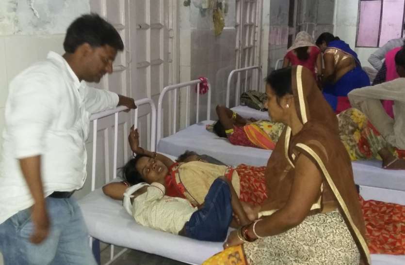 Accident in Balrampur गम में बदली खुशिया, मुंडन कराकर लौट रही ट्रेक्टर ट्रॉली पलटी, दो दर्जन घायल