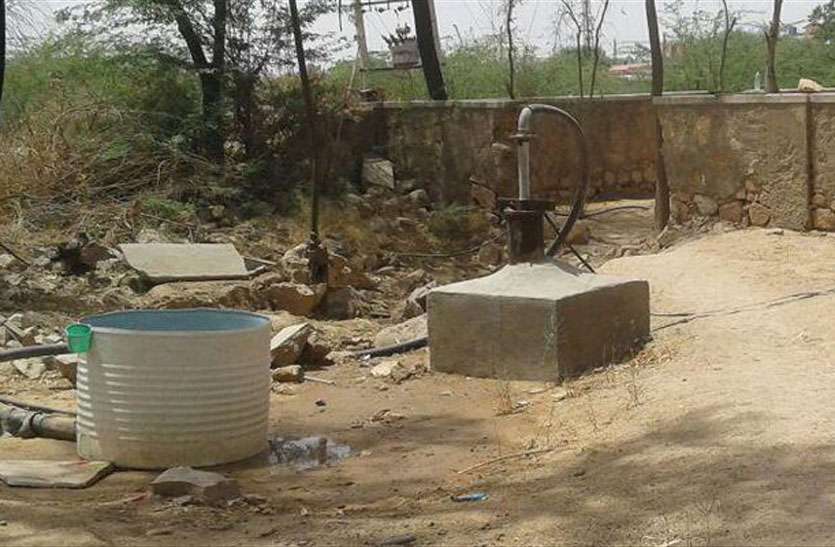 Supply of salty water in ricco bhinmal खारे पानी की सप्लाई से परेशान उद्यमियों ने कटवा दिए कनेक्शन