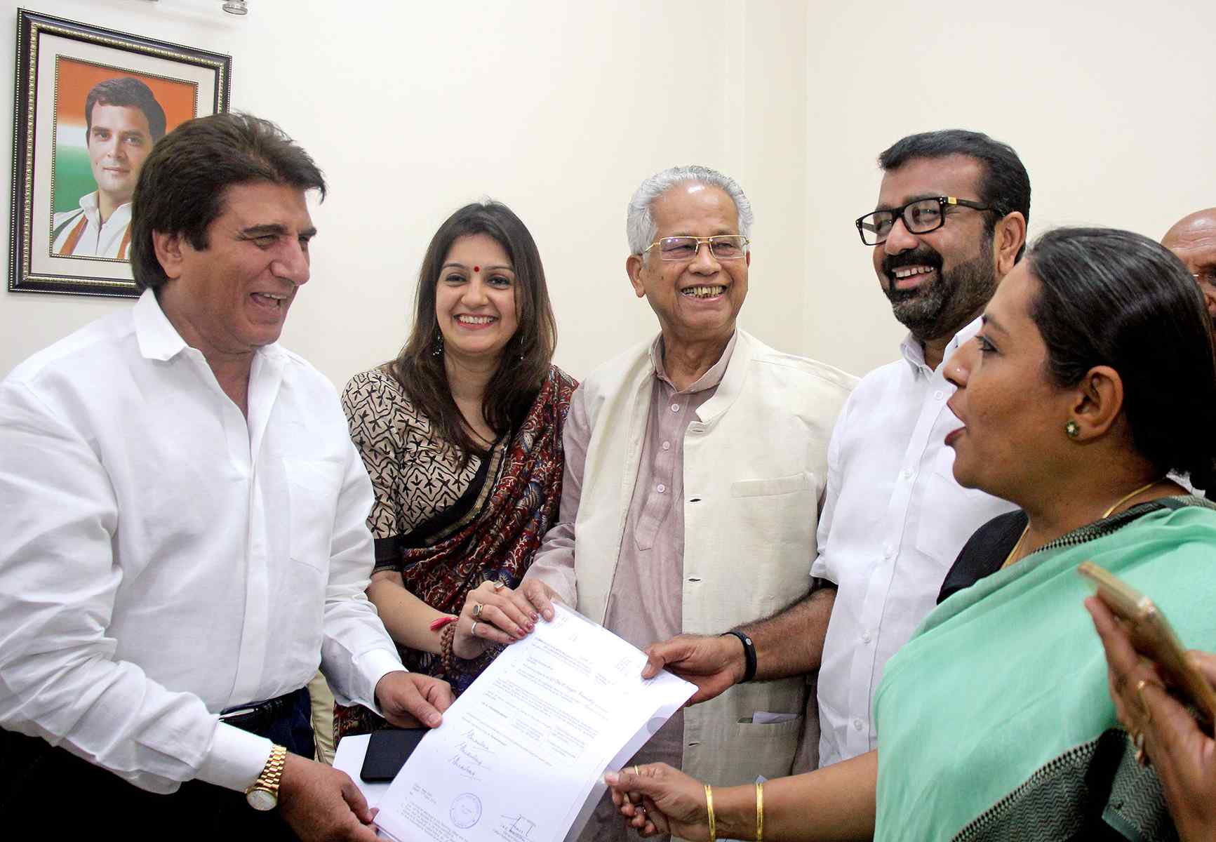 Congress, Raj Babbar, Yogi, UP दूसरों की आलोचना के बजाय घर की सुध लें योगी: राज बब्बर